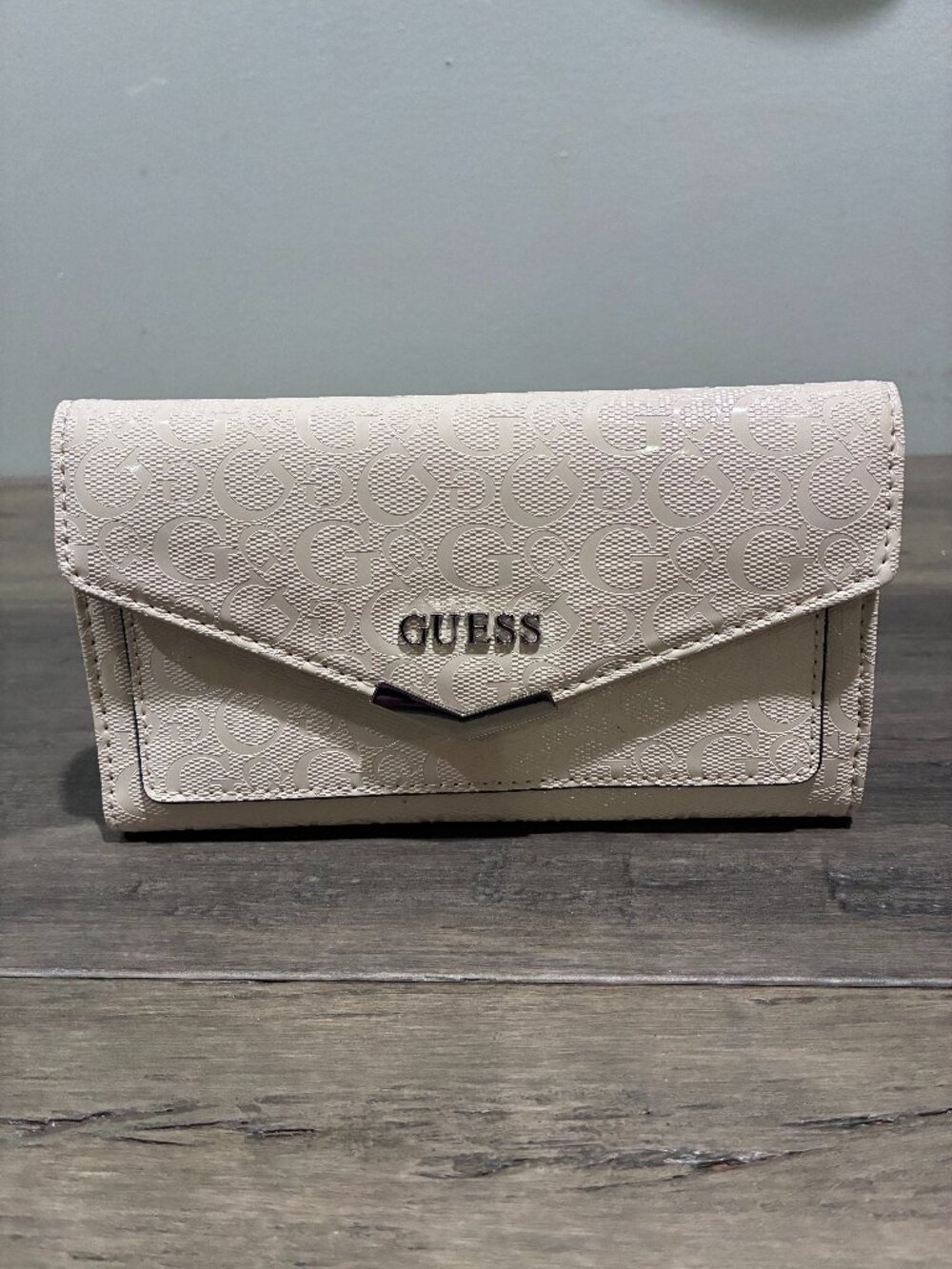 GUESS Ivory Embossed G Logo Trifold Wallet Clutch Silver Hardware